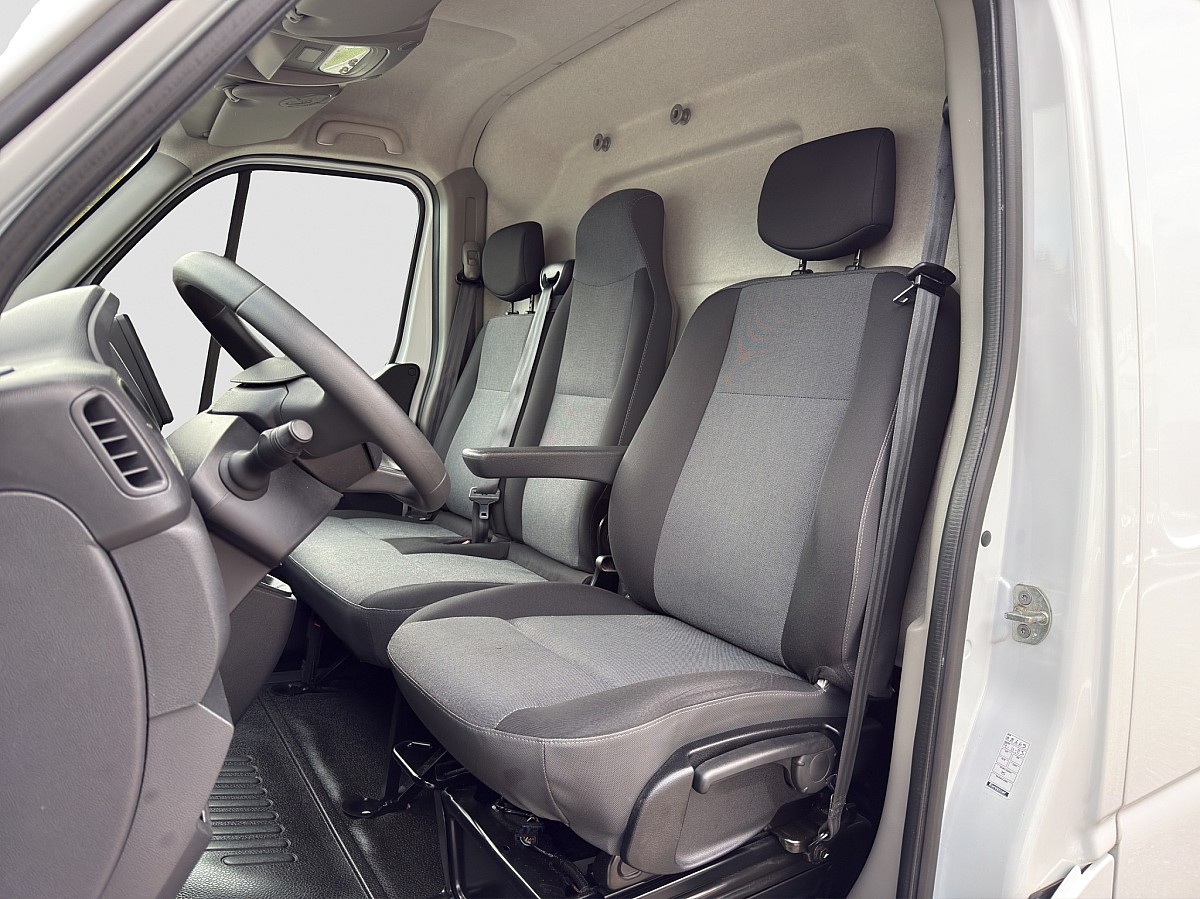 914511_1406653363896_slide bei Auto ROC in