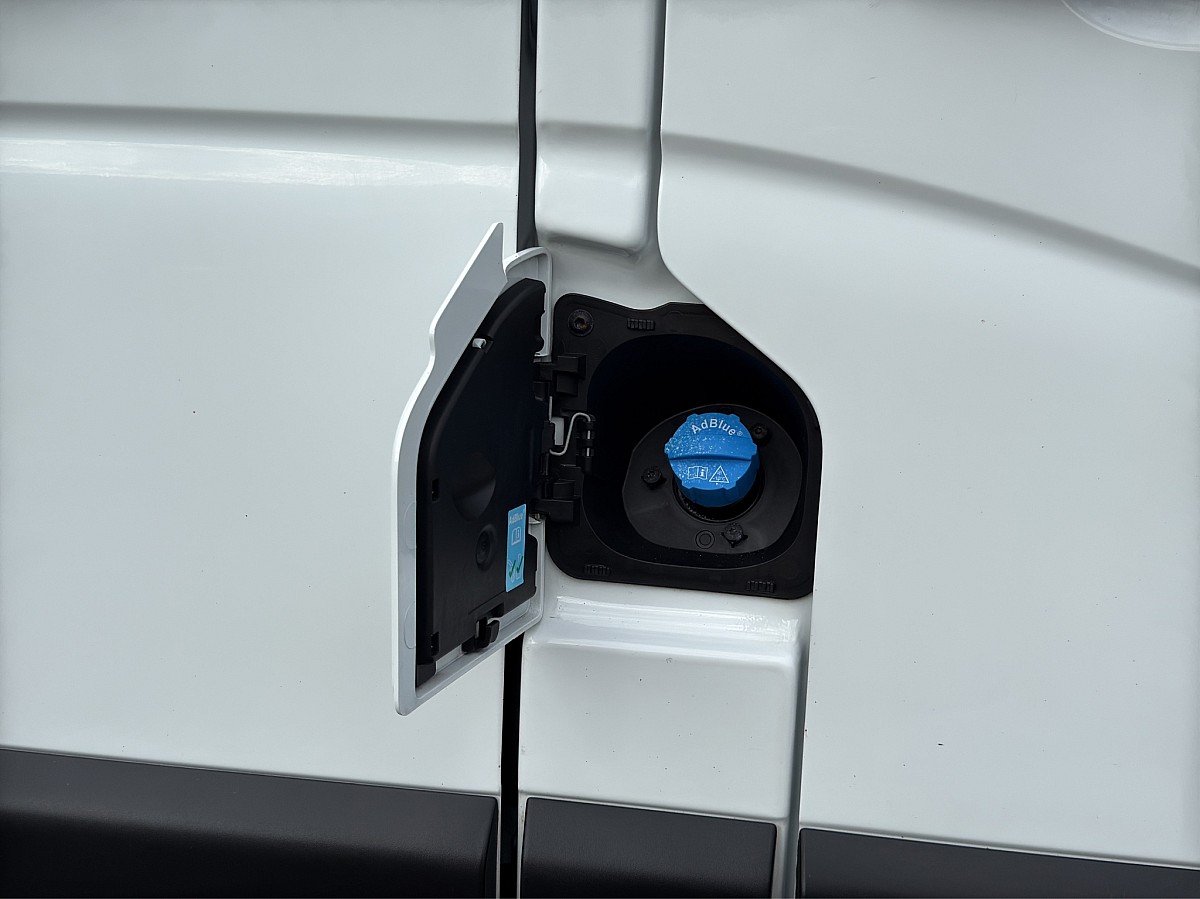 914511_1406653363908_slide bei Auto ROC in