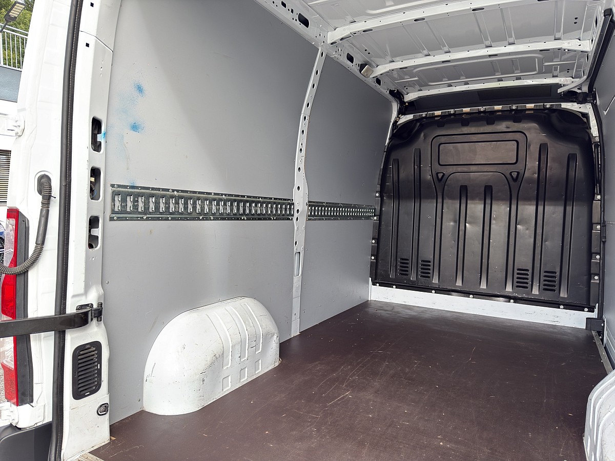 914511_1406653363924_slide bei Auto ROC in