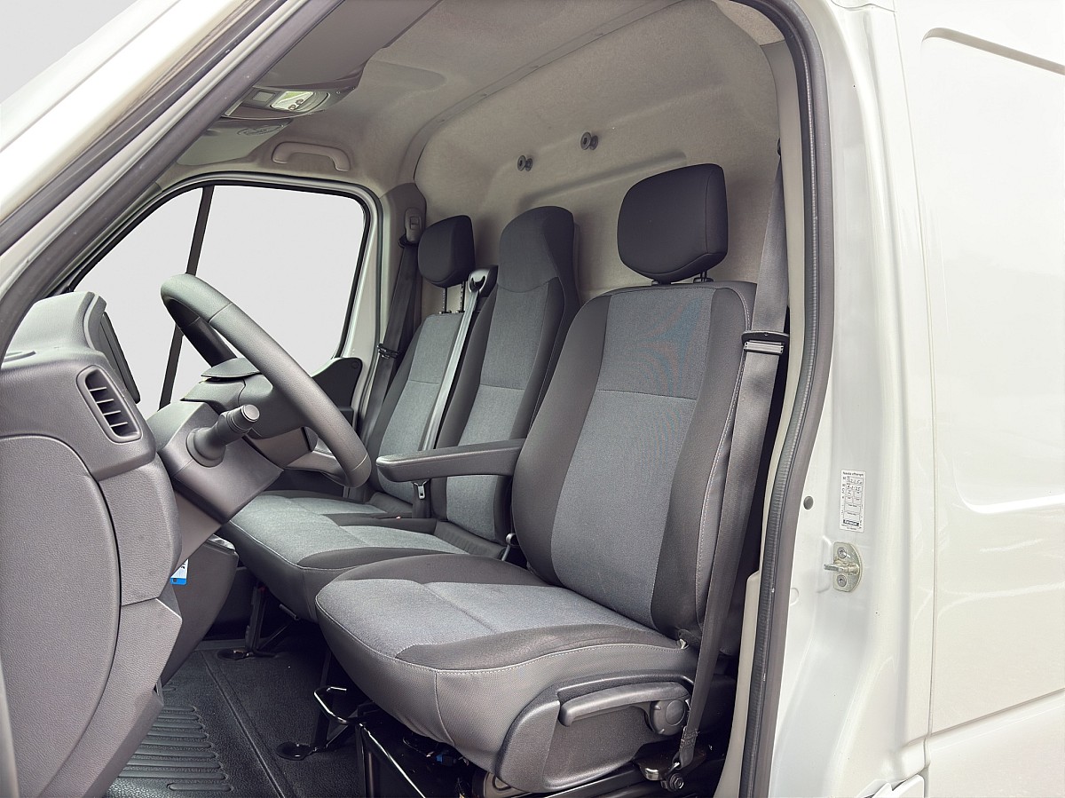 914508_1406655779771_slide bei Auto ROC in