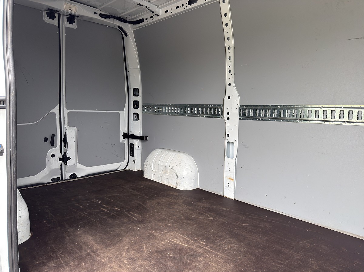 914508_1406655779786_slide bei Auto ROC in