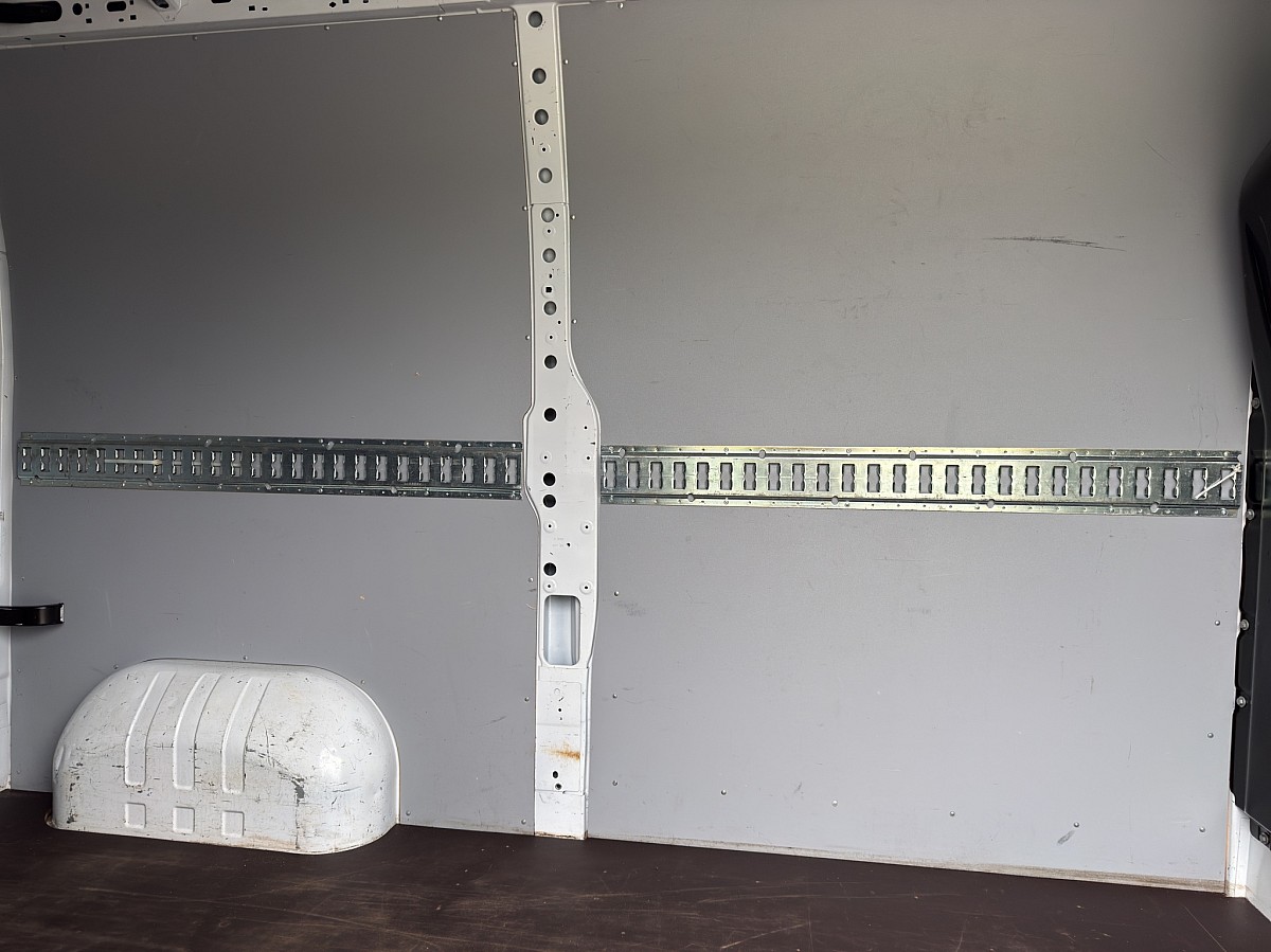 914508_1406655779787_slide bei Auto ROC in