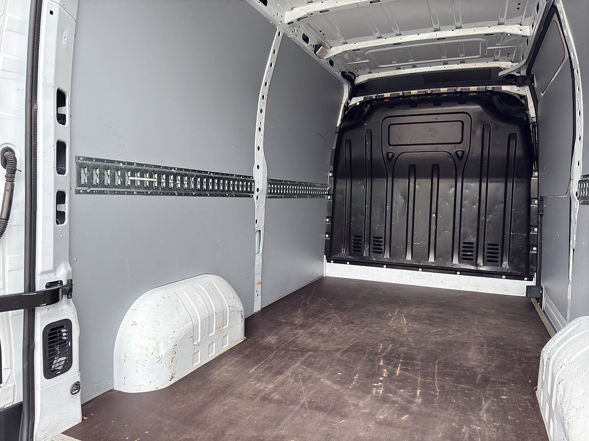 914508_1406655779789_slide bei Auto ROC in